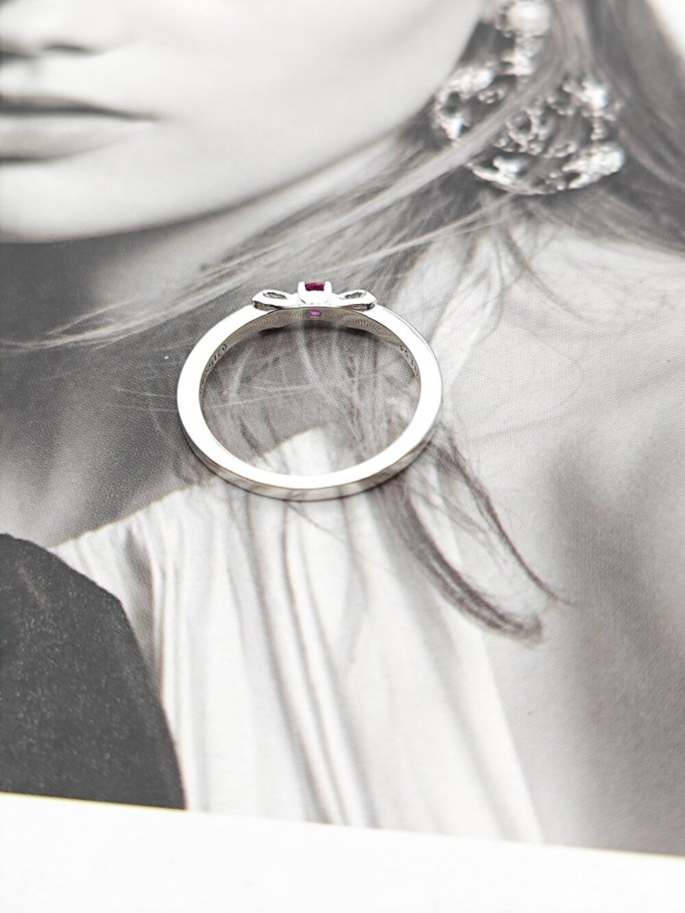 Pandora Snow White Bow Ring - Picture 4 of 7